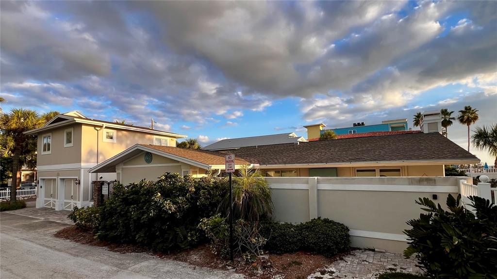 2308 Beach Trail Indian Rocks Beach, FL 33785 - Photo 3 of 37