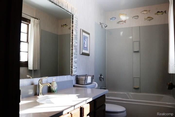 310 Stratford Road St. Clair, MI 48079 - Photo 26 of 56 IMG_9774.JPG