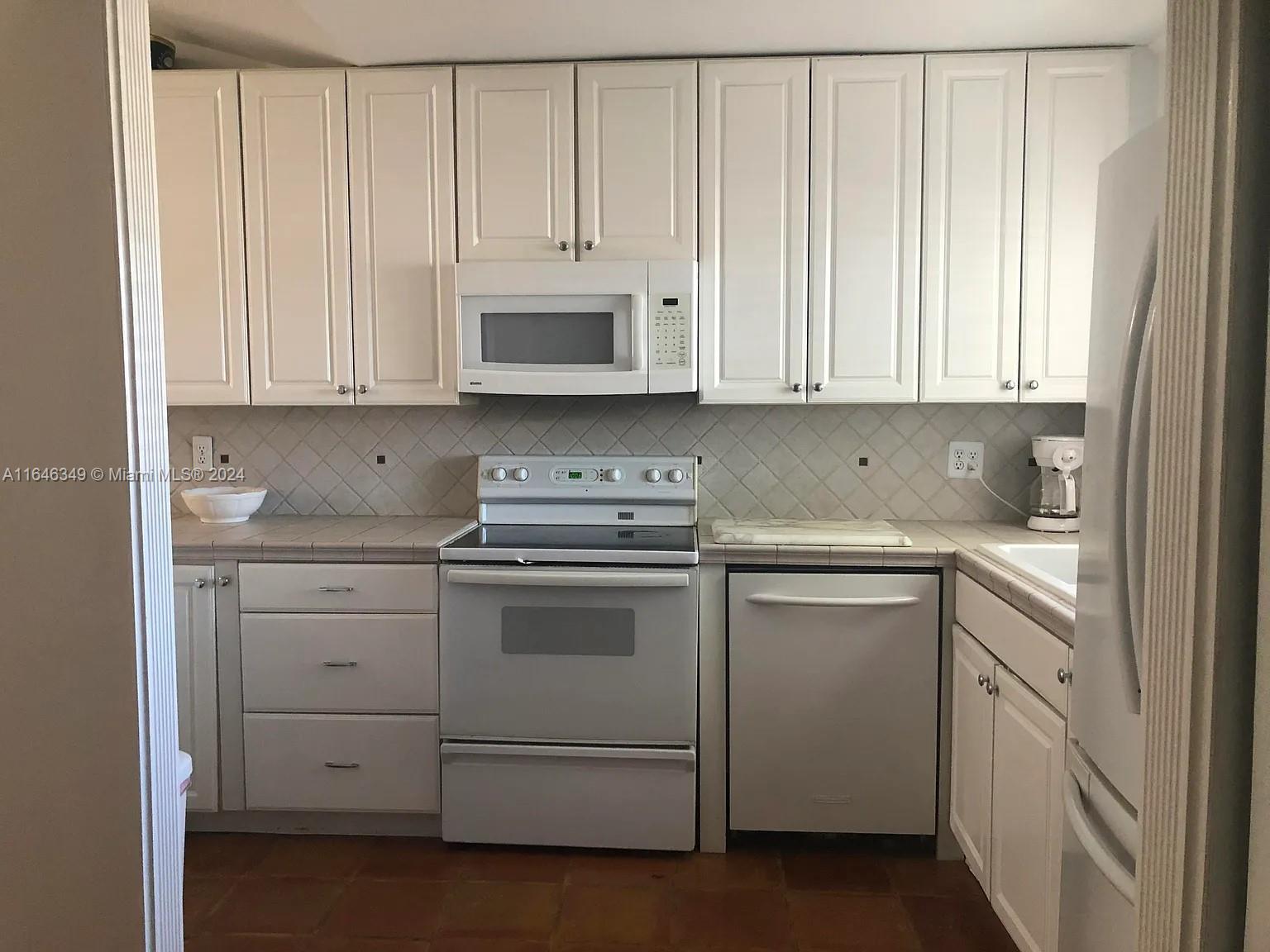 8935 Southeast Hobe Ridge Avenue, Unit 8935 Hobe Sound, FL 33455 - Photo 12 of 18 Gallery Image 12