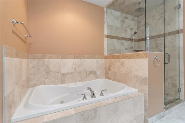 $599,900 | 2444 West Diversey Avenue, Unit 1W, Chicago, IL 60647