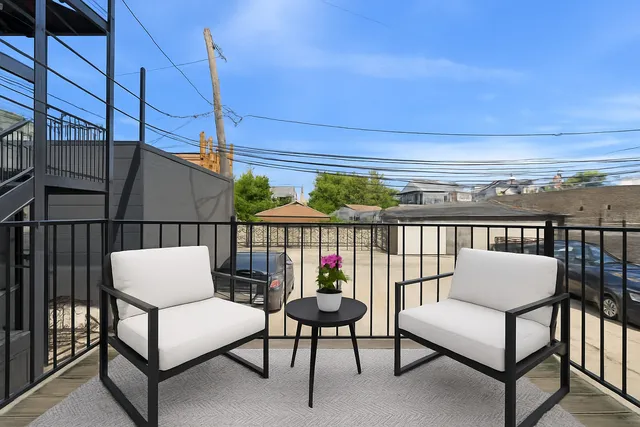 $599,900 | 2444 West Diversey Avenue, Unit 1W, Chicago, IL 60647