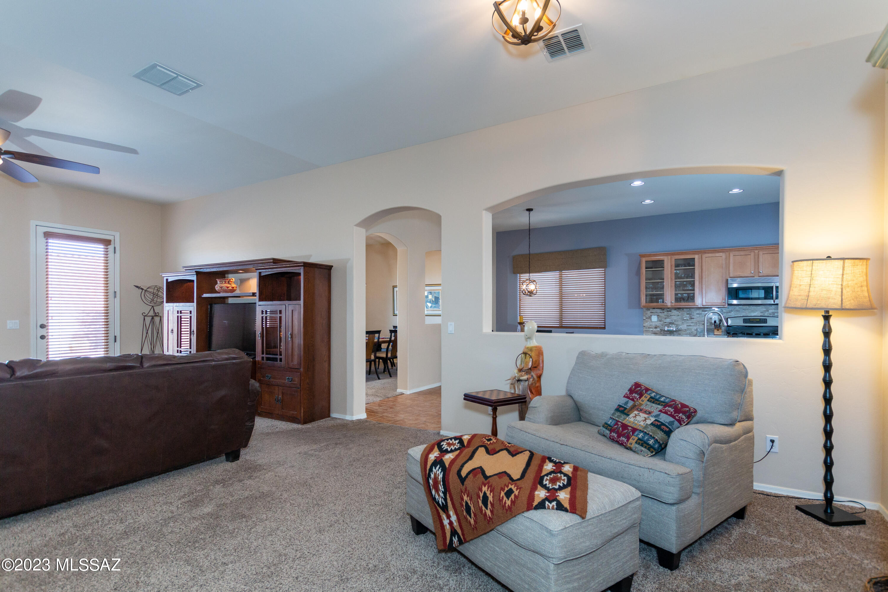 8014 North Rondure Loop Tucson, AZ 85743 - Photo 4 of 31 Gallery Image 4