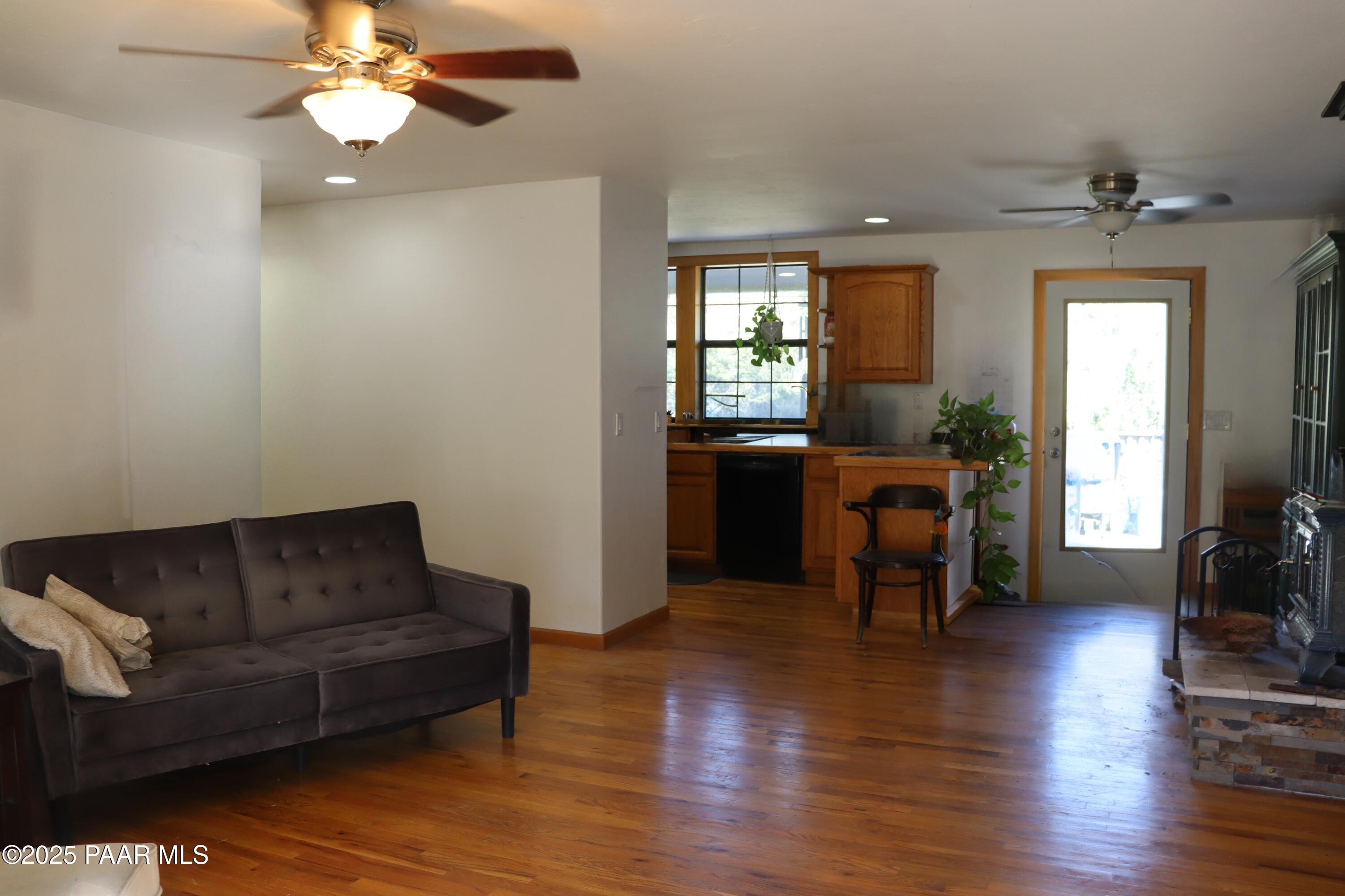 3085 North Diablo Road Chino Valley, AZ 86323 - Photo 18 of 24 a living room with furniture and a window