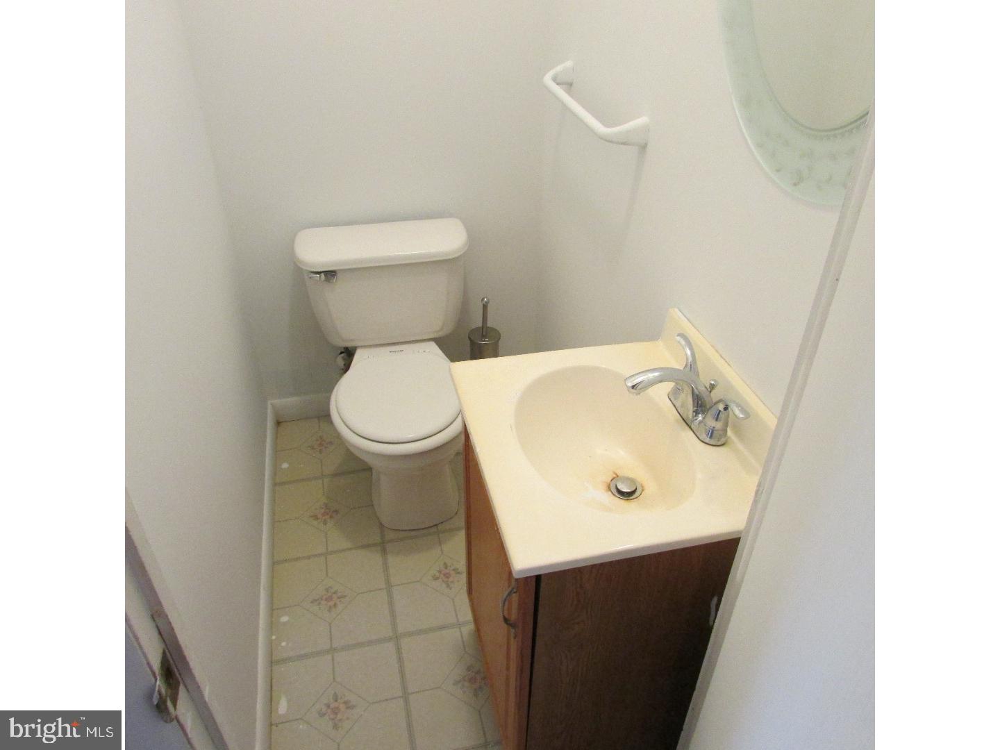 813 Avon Road Philadelphia, PA 19116 - Photo 14 of 21 Bathroom