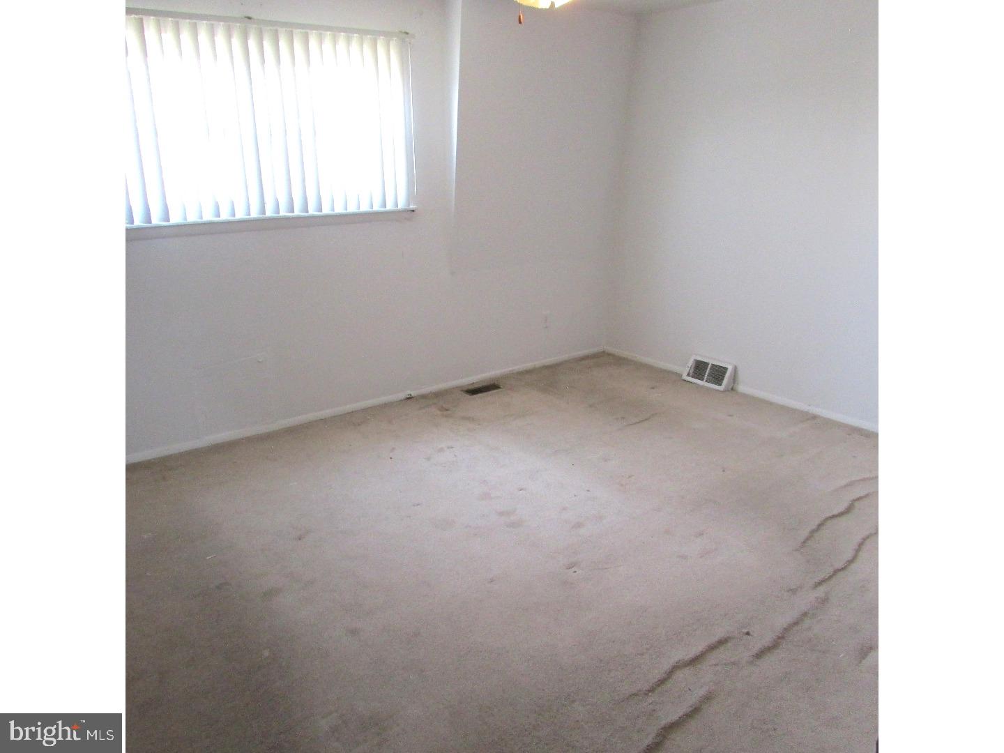813 Avon Road Philadelphia, PA 19116 - Photo 15 of 21 Bedroom - Main