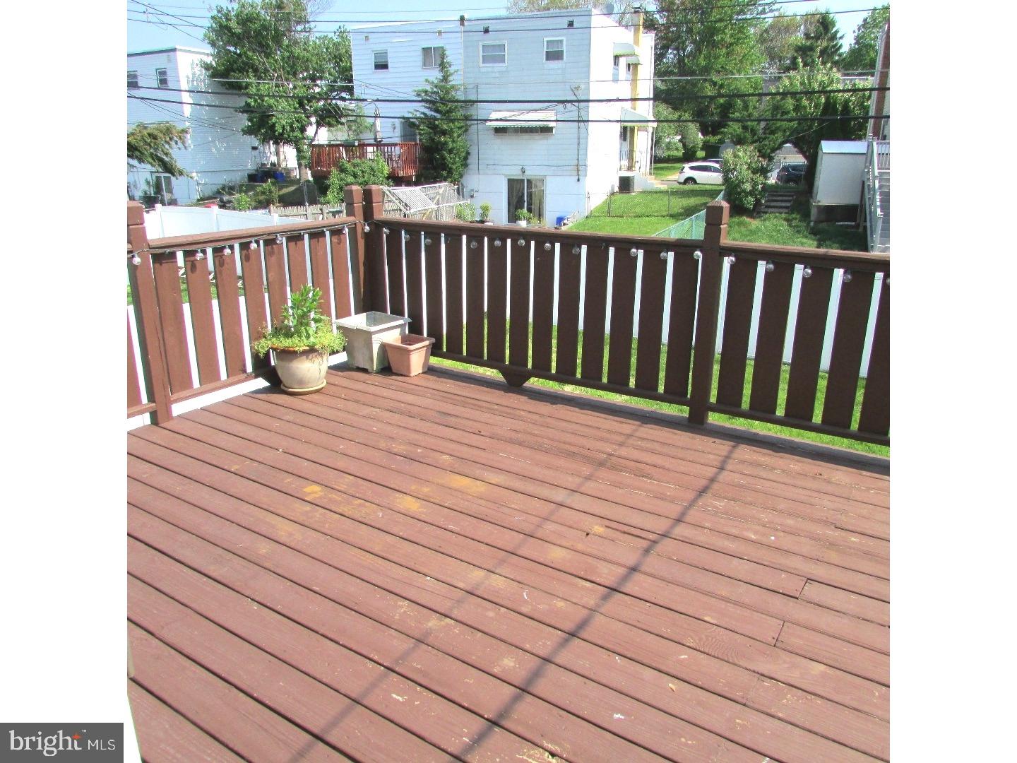 813 Avon Road Philadelphia, PA 19116 - Photo 8 of 21 Deck