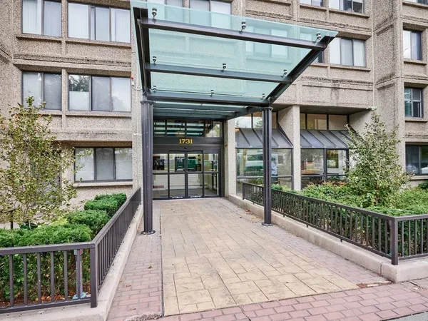 $3,000 | 1731 Beacon Street, Unit 303, Brookline, MA 02445