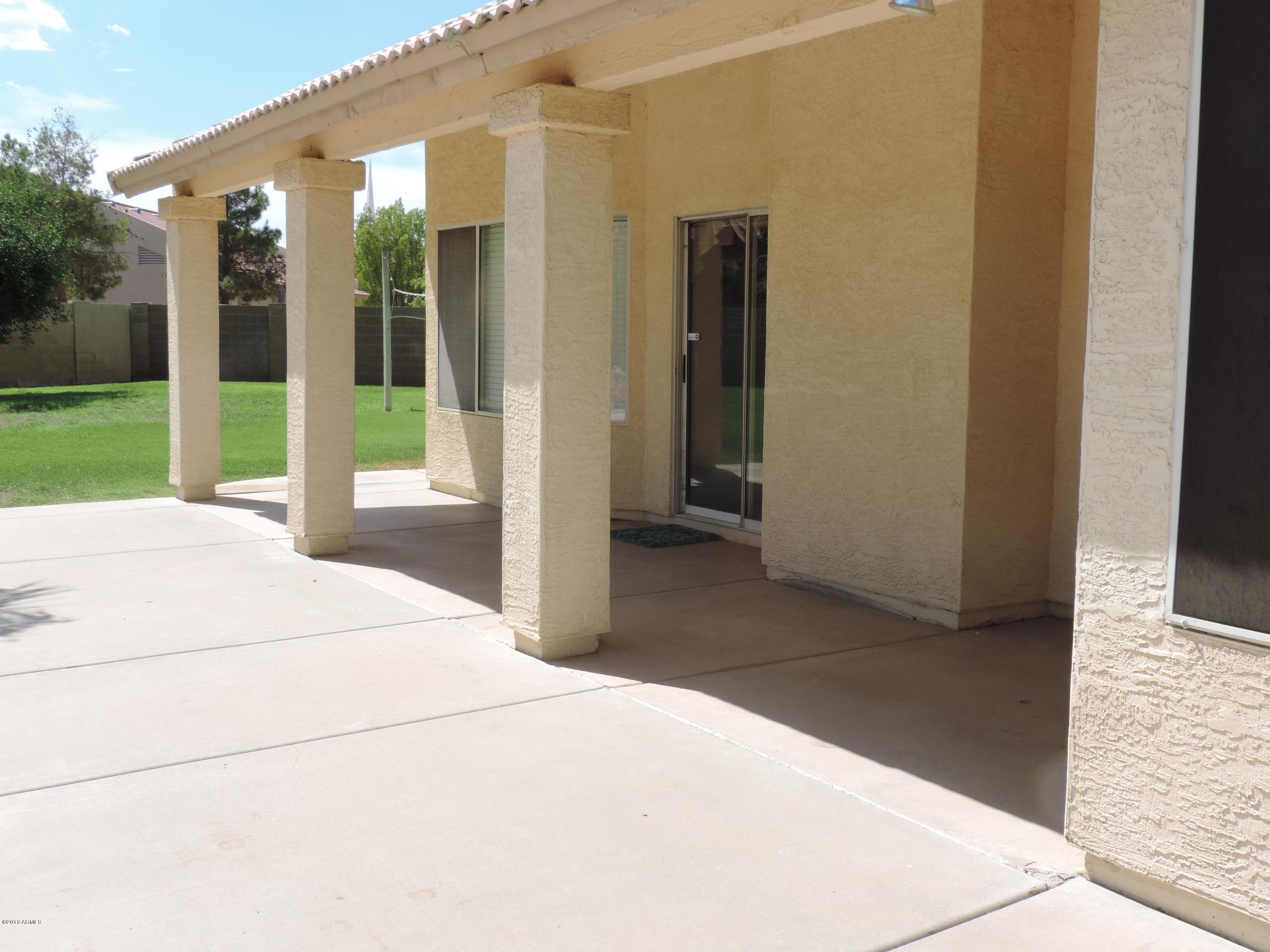 932 North Swallow Lane Gilbert, AZ 85234 - Photo 12 of 21 Coverd patio