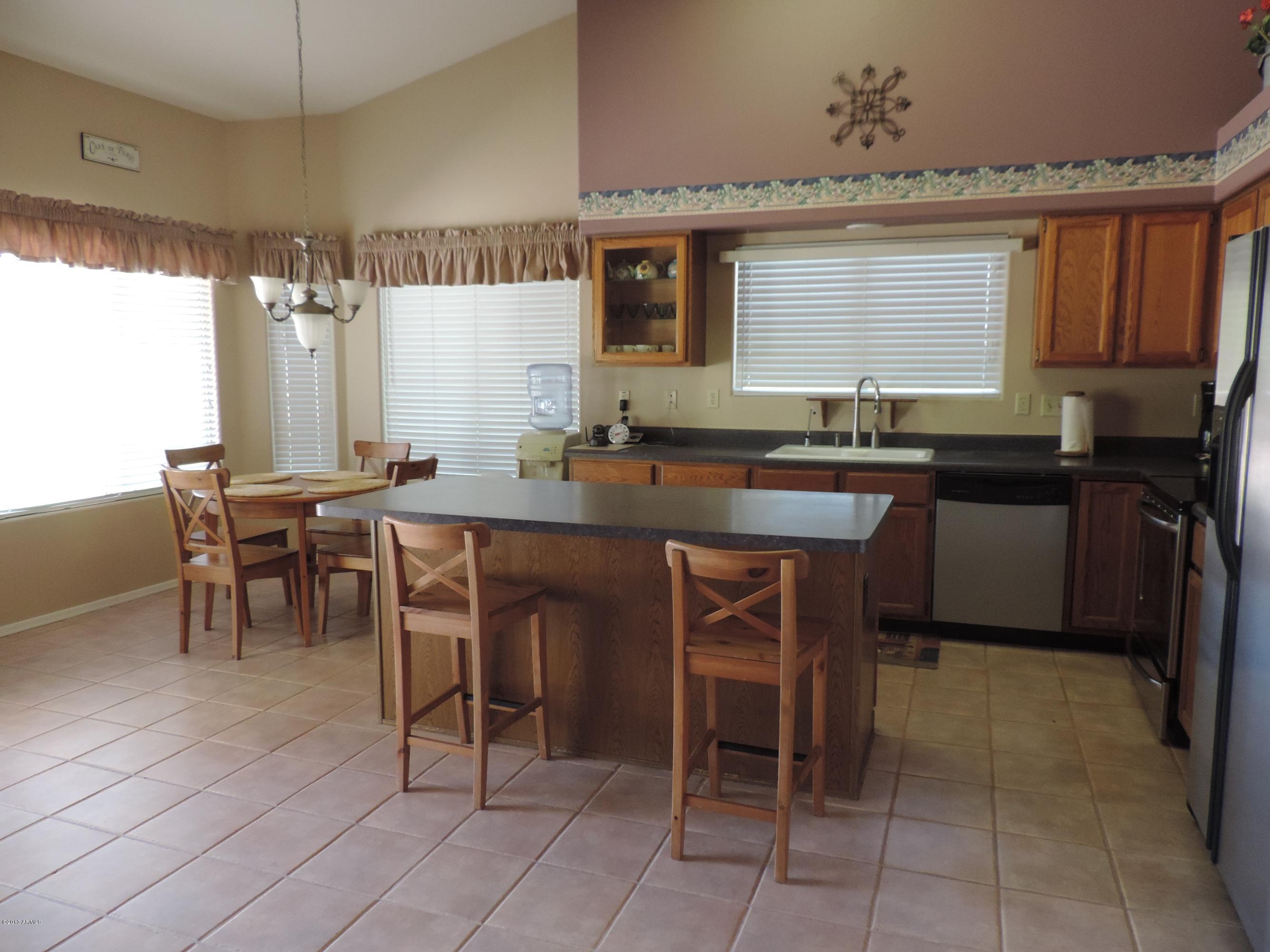 932 North Swallow Lane Gilbert, AZ 85234 - Photo 3 of 21 kitchenswallow 002