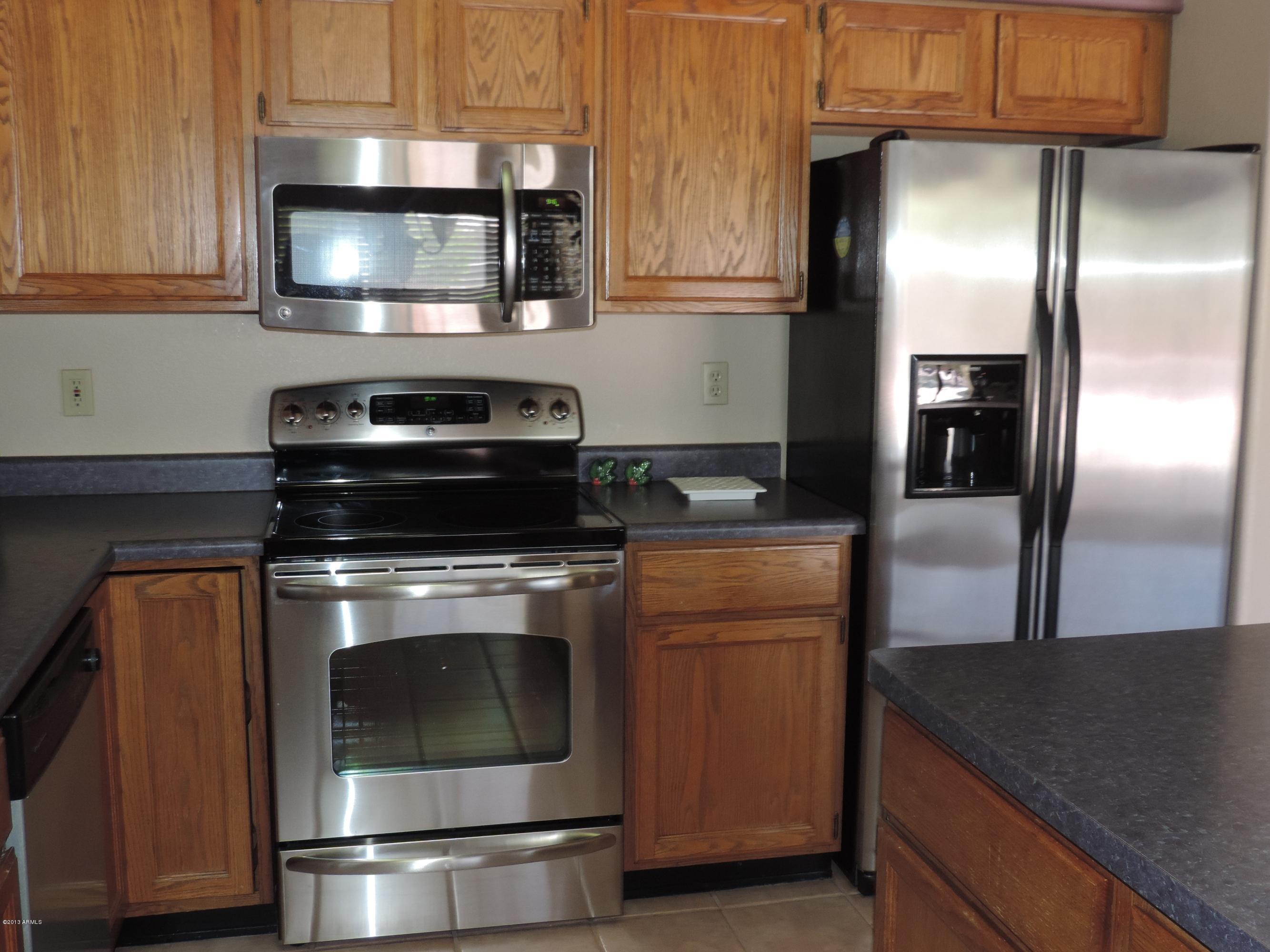 932 North Swallow Lane Gilbert, AZ 85234 - Photo 4 of 21 kitchenswallow 007