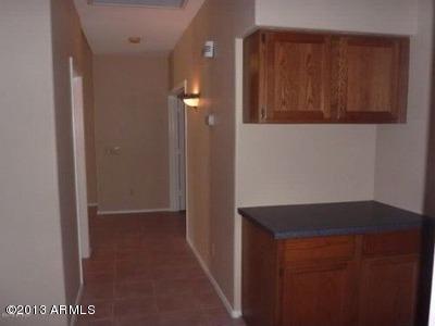 932 North Swallow Lane Gilbert, AZ 85234 - Photo 7 of 21 Hallway