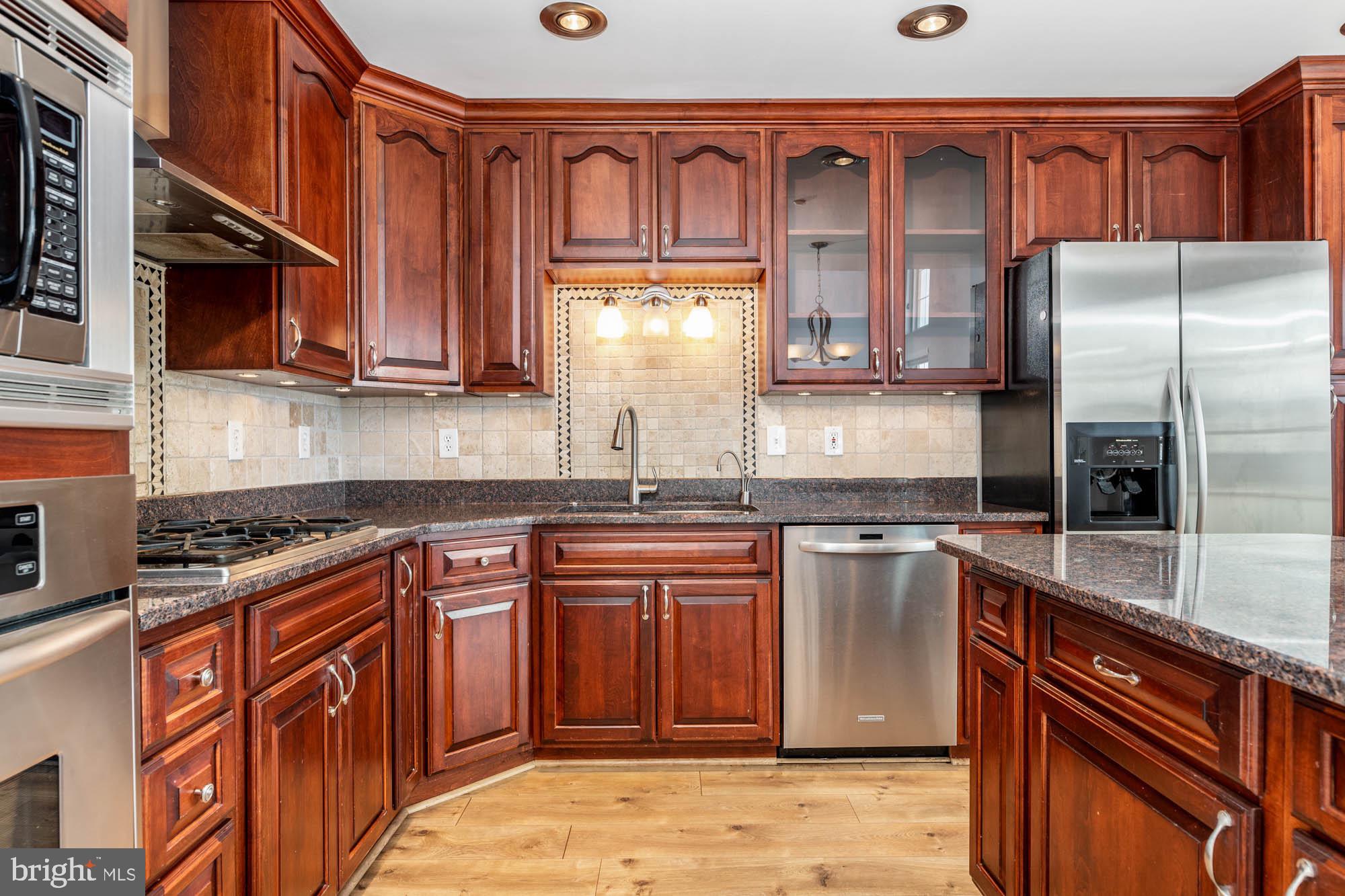 261 Valley Forge Lookout Place Wayne, PA 19087 - Photo 13 of 37 Stainless steel appliances