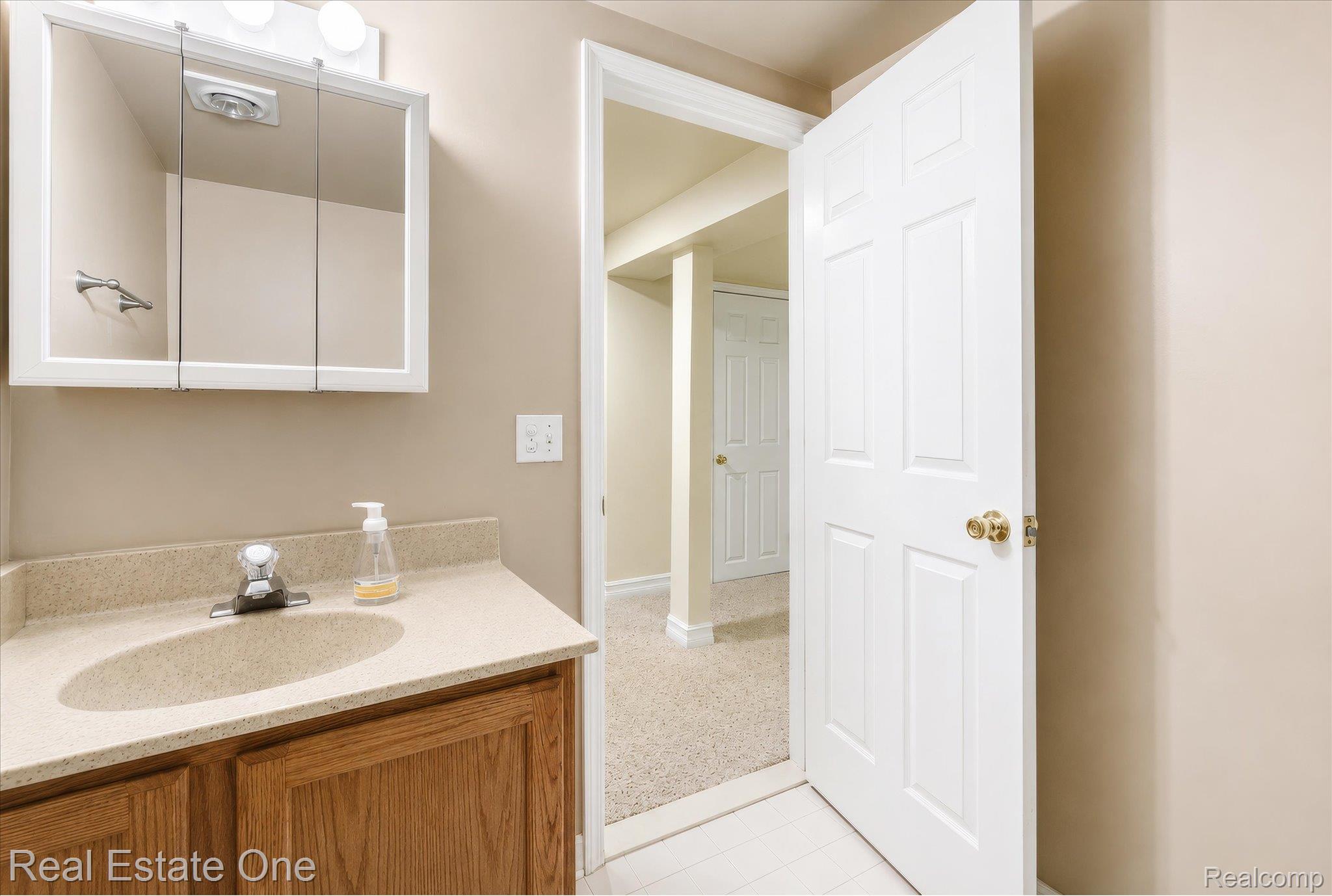 3393 Charlwood Drive Rochester, MI 48306 - Photo 50 of 60 50-056.jpg