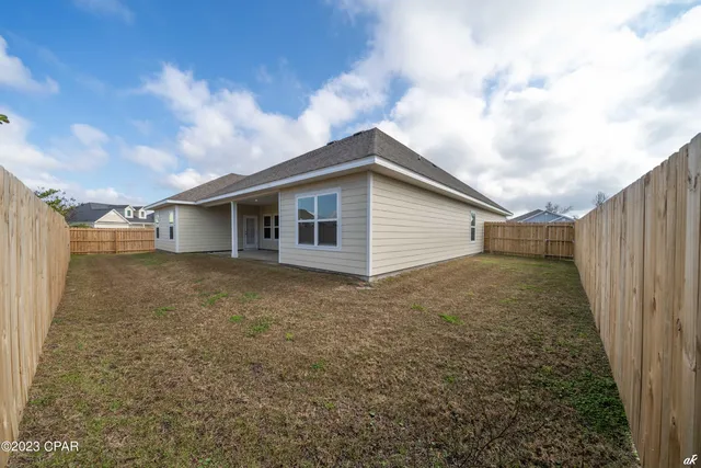 $2,900 | 204 Martingale Loop, Lynn Haven, FL 32444