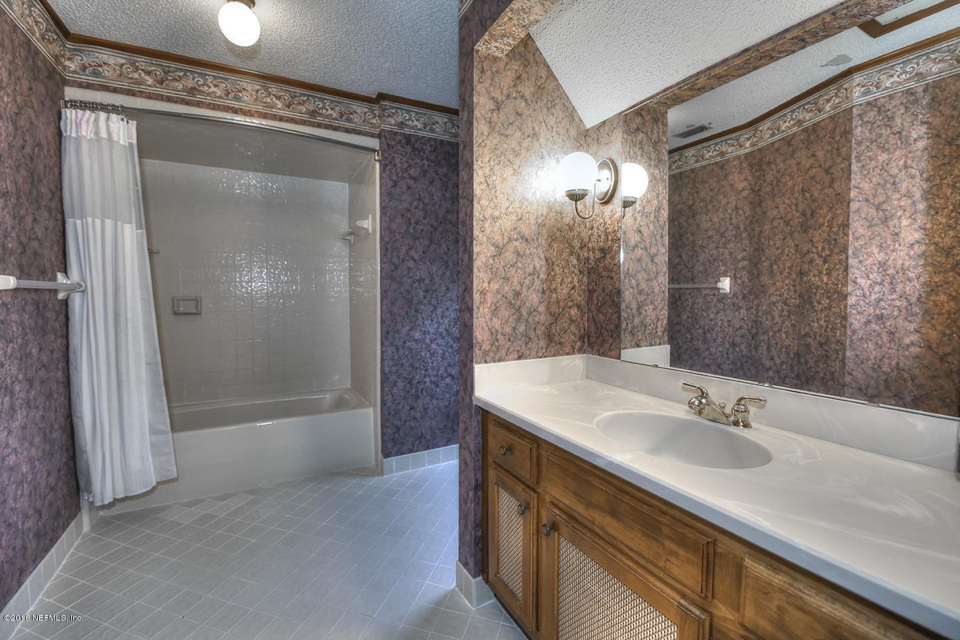 11232 Scott Mill Road Jacksonville, FL 32223 - Photo 21 of 45 Onsuite Guest bath