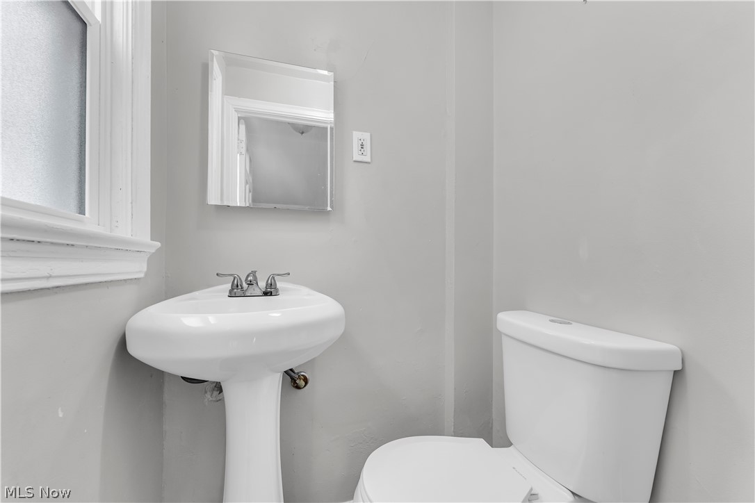 3557 Silsby Road University Heights, OH 44118 - Photo 23 of 29