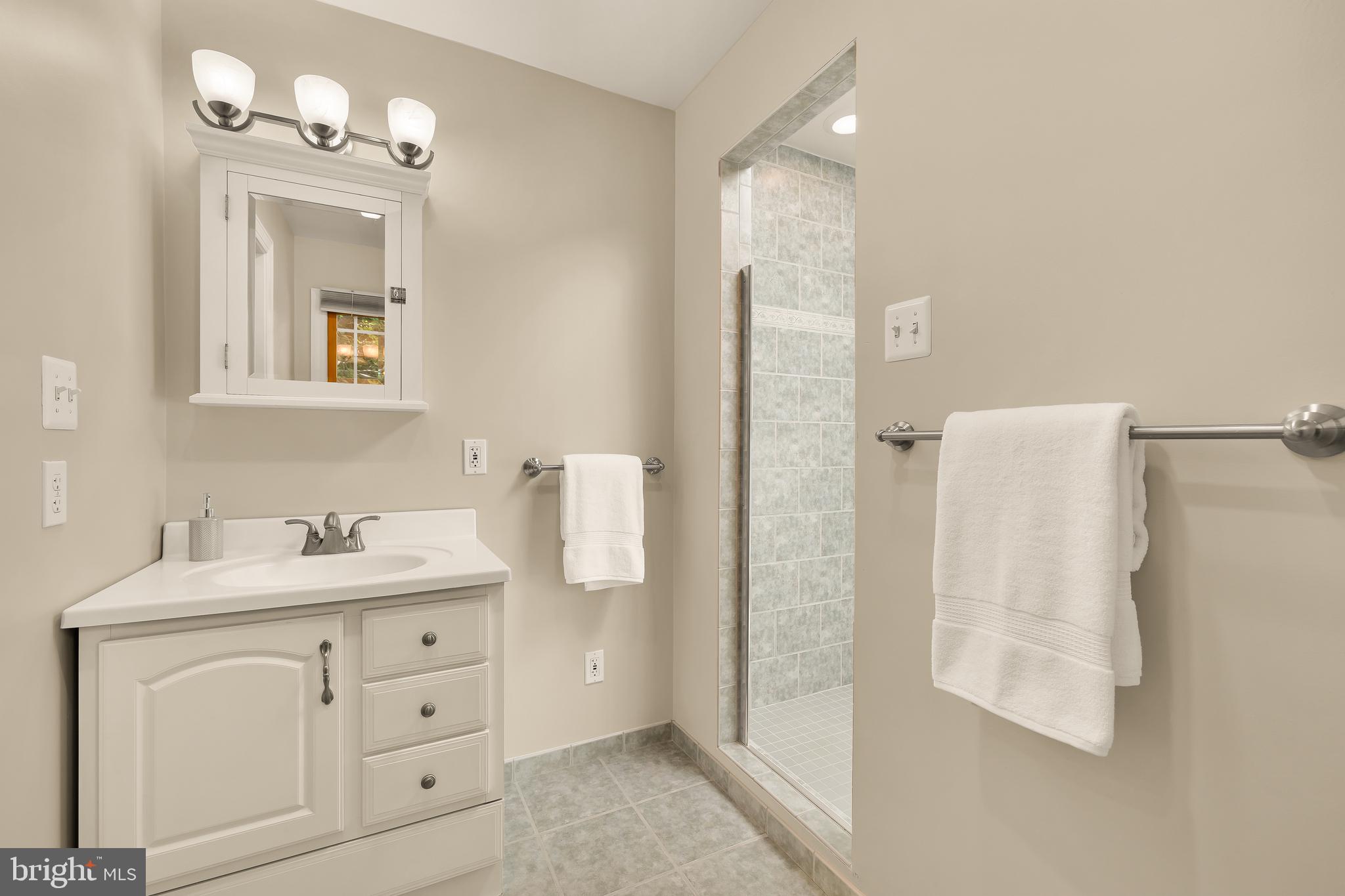 4717 Edgefield Road Bethesda, MD 20814 - Photo 16 of 32