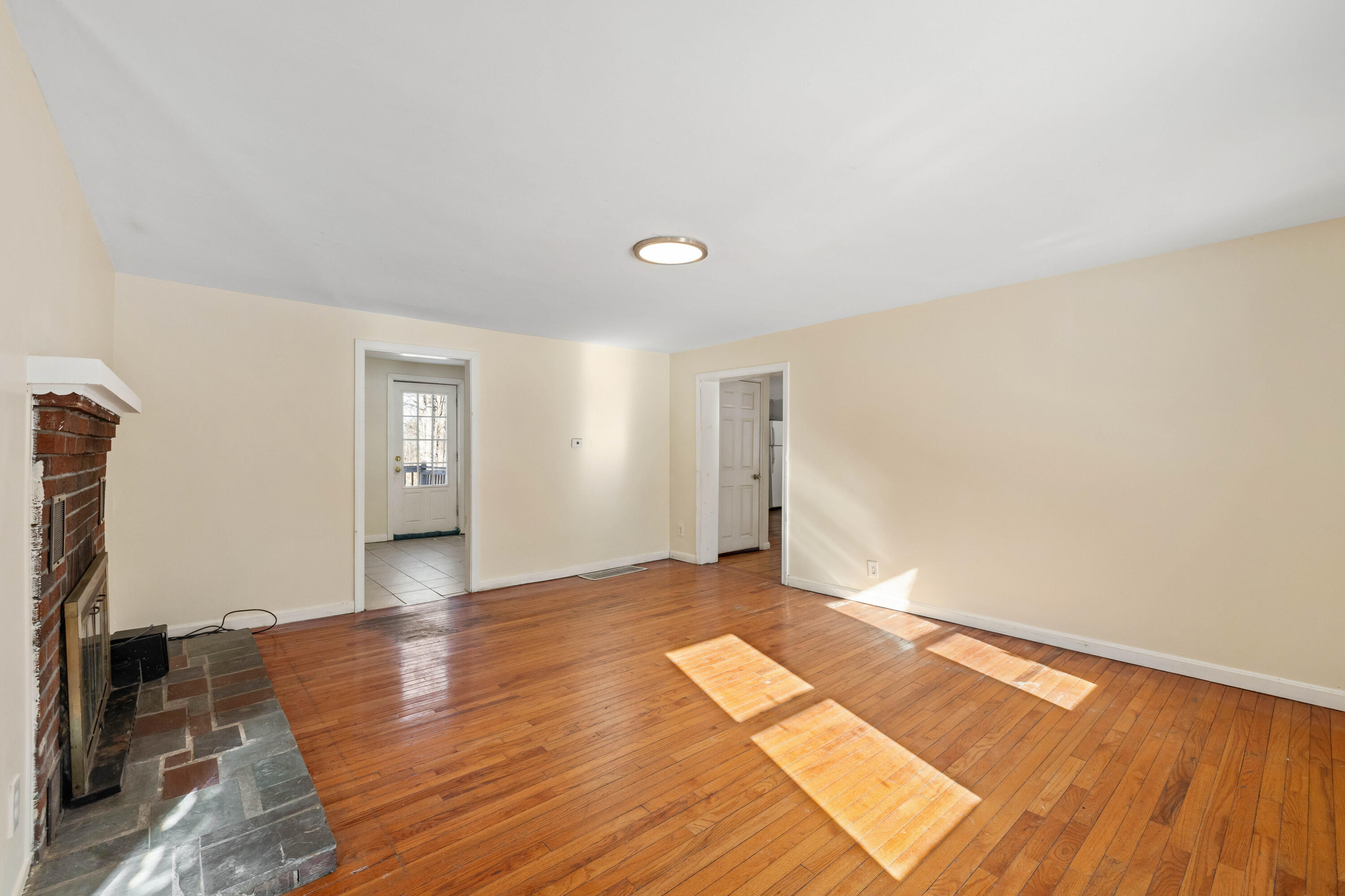 70 Airport Road Sanford, ME 04073 - Photo 12 of 40 Living room
