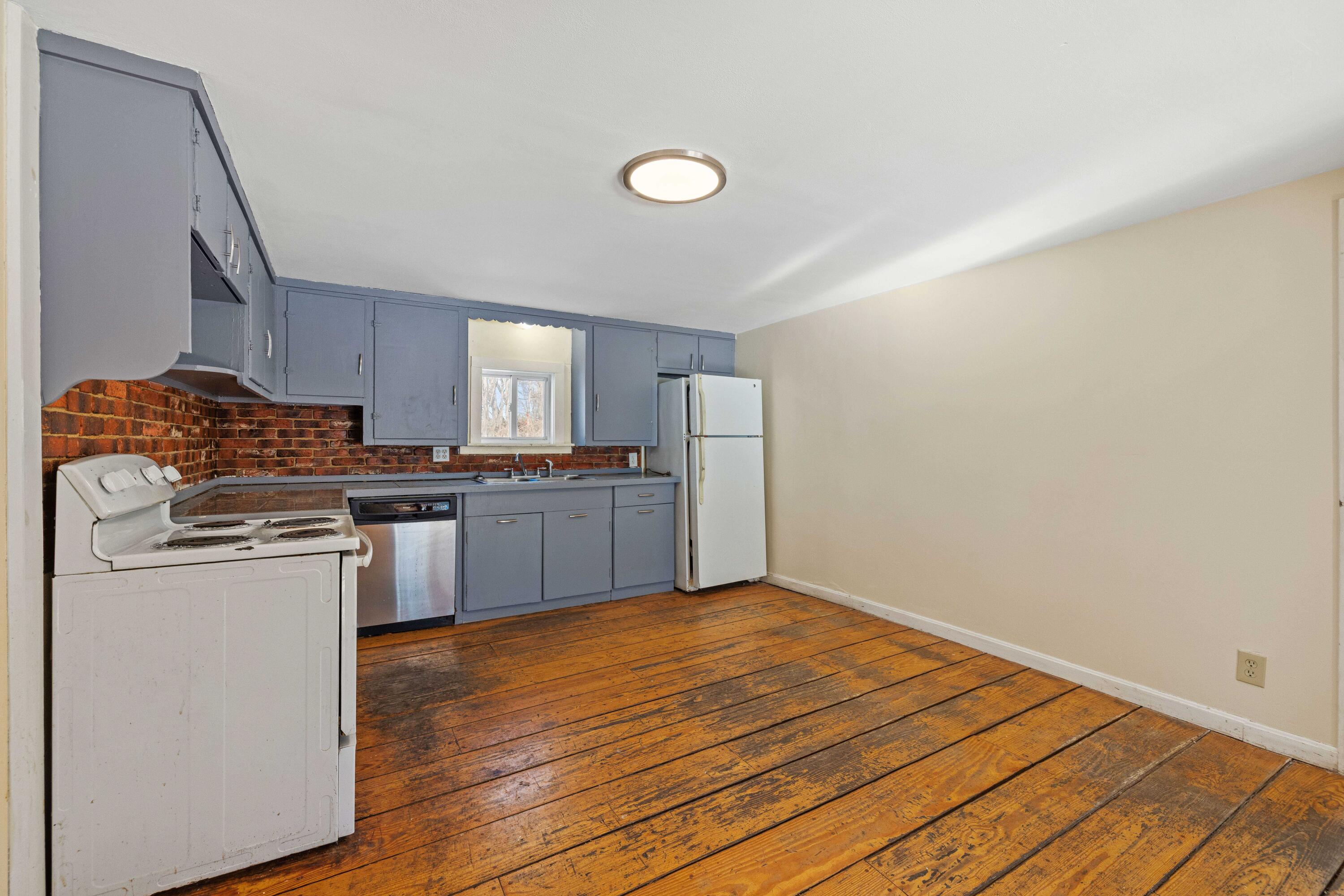 70 Airport Road Sanford, ME 04073 - Photo 22 of 40 Eat-in Kitchen