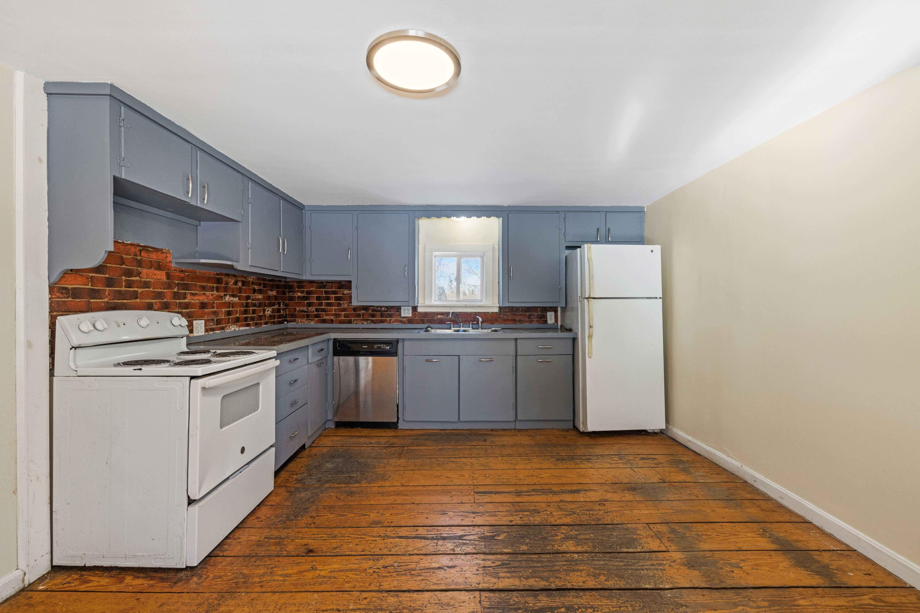 70 Airport Road Sanford, ME 04073 - Photo 23 of 40 Eat-in Kitchen