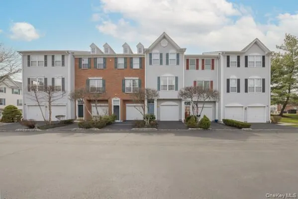 $499,000 | 8 Cragmere Drive, Unit 8, Nanuet, NY 10954