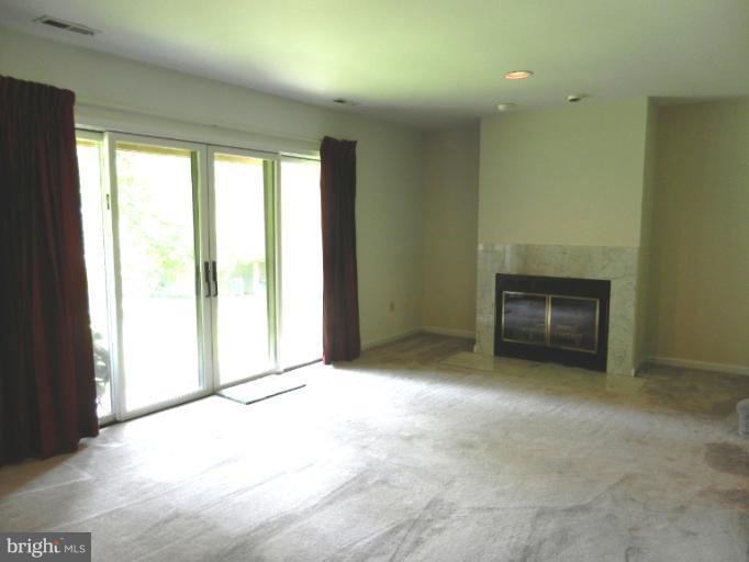 5271 Columbia Road, Unit 4 88 Columbia, MD 21044 - Photo 2 of 18 Family Room