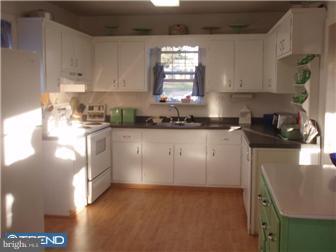 234 Harrison Road Brookhaven, PA 19015 - Photo 5 of 12 Kitchen
