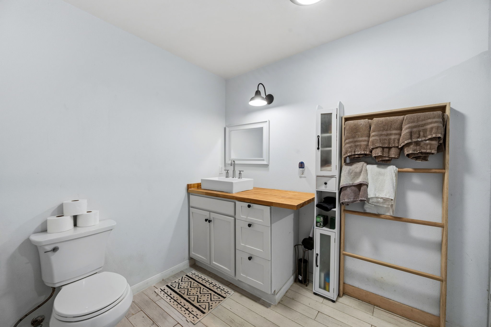 625-635 Gibson Road Livingston, TX 77351 - Photo 43 of 48 Bathroom 2 has walkin tub update.