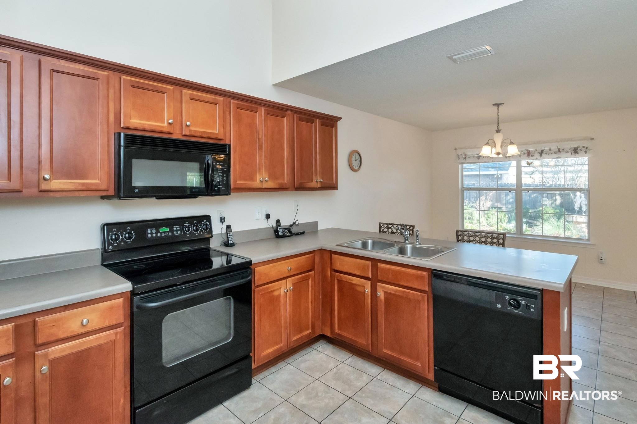 104 Davison Loop Fairhope, AL 36532 - Photo 3 of 32 WELL MAINTAINED KITCHEN