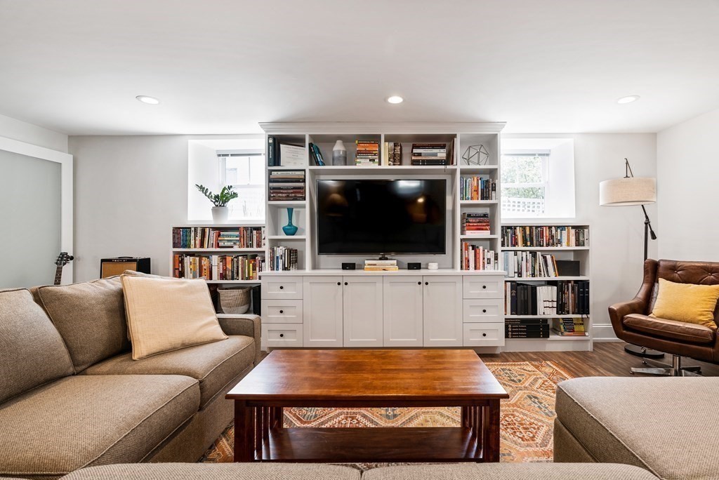 72-74 Manthorne Road, Unit 72 Boston, MA 02132 - Photo 27 of 37 Gallery Image 27