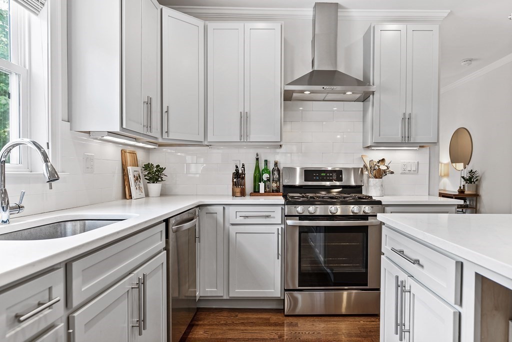 72-74 Manthorne Road, Unit 72 Boston, MA 02132 - Photo 7 of 37 Gallery Image 7