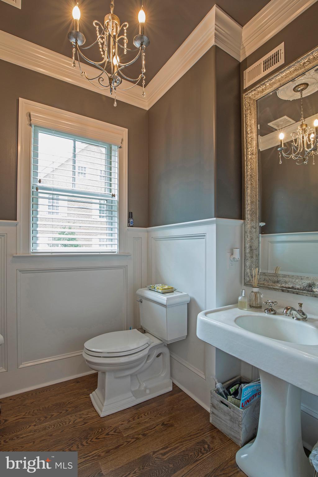 31 Golfview Road Doylestown, PA 18901 - Photo 25 of 56 powder room w original pedestal sink