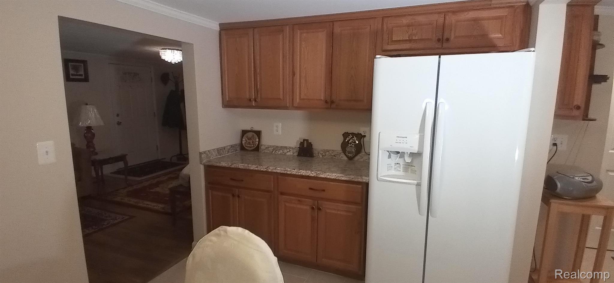 2673 Melvin Avenue Rochester, MI 48307 - Photo 3 of 25 10.jpg