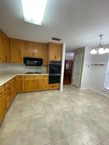 $330,000 | 850 Holbrook Circle, Fort Walton Beach, FL 32547