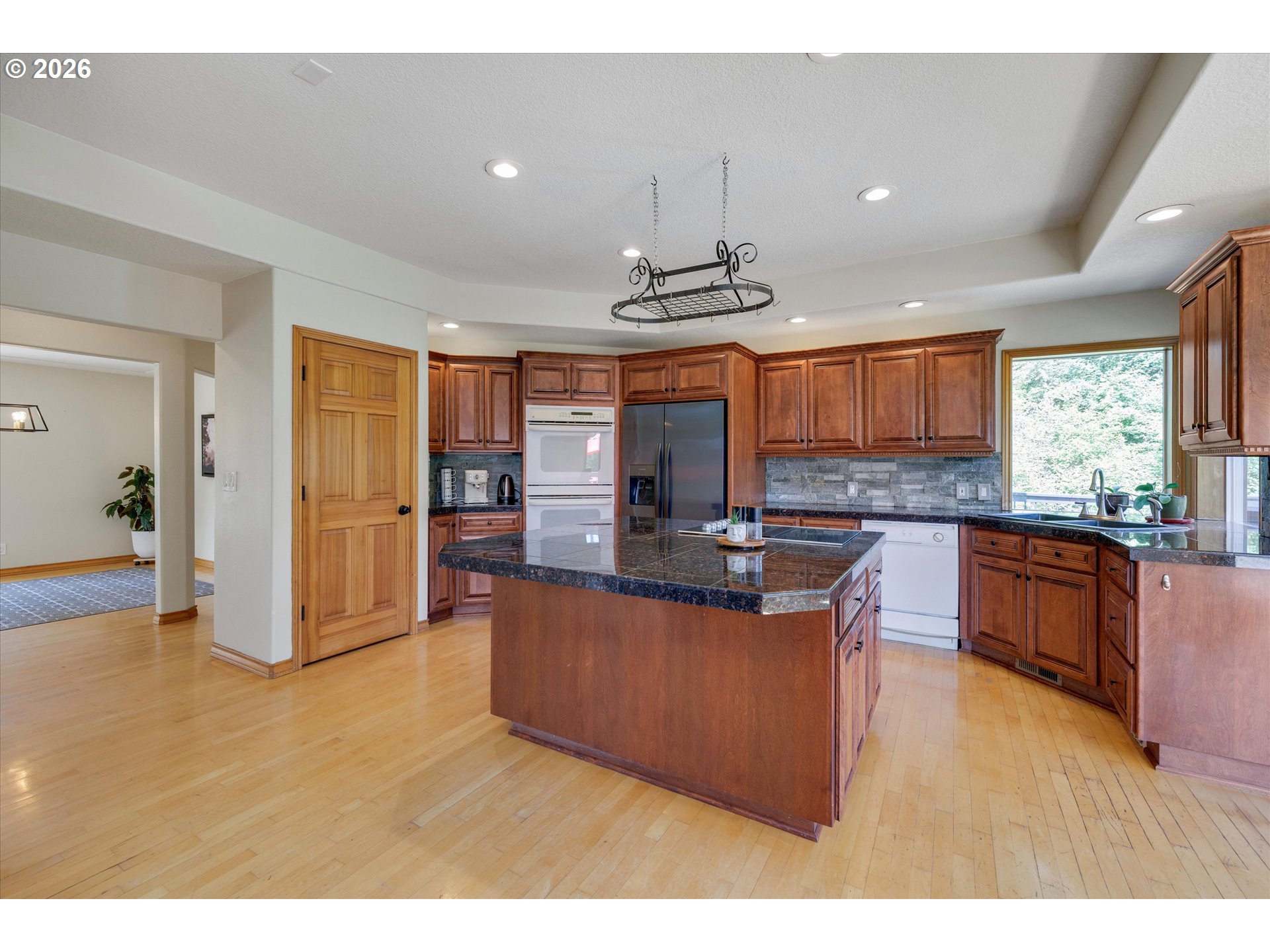 20530 South Leland Road Oregon City, OR 97045 - Photo 10 of 48 Kitchen