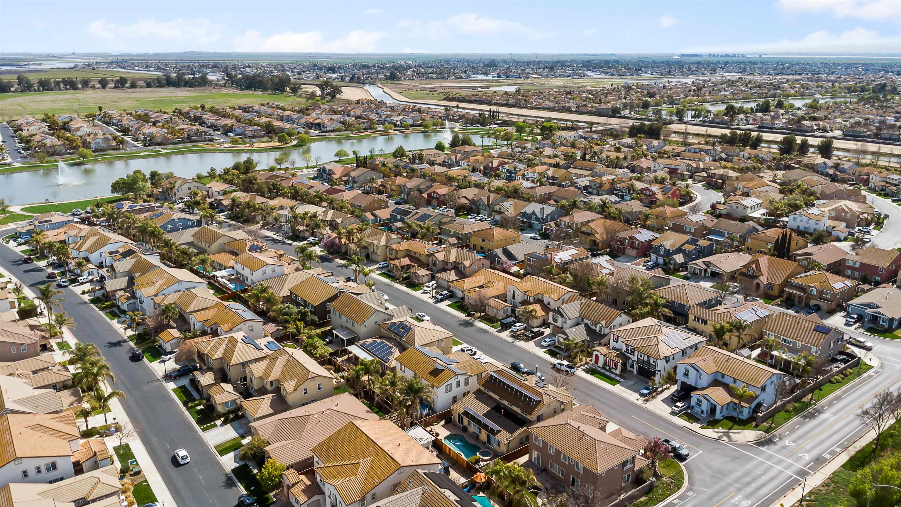 5282 Fern Ridge Circle Discovery Bay, CA 94505 - Photo 39 of 41 an aerial view of a city