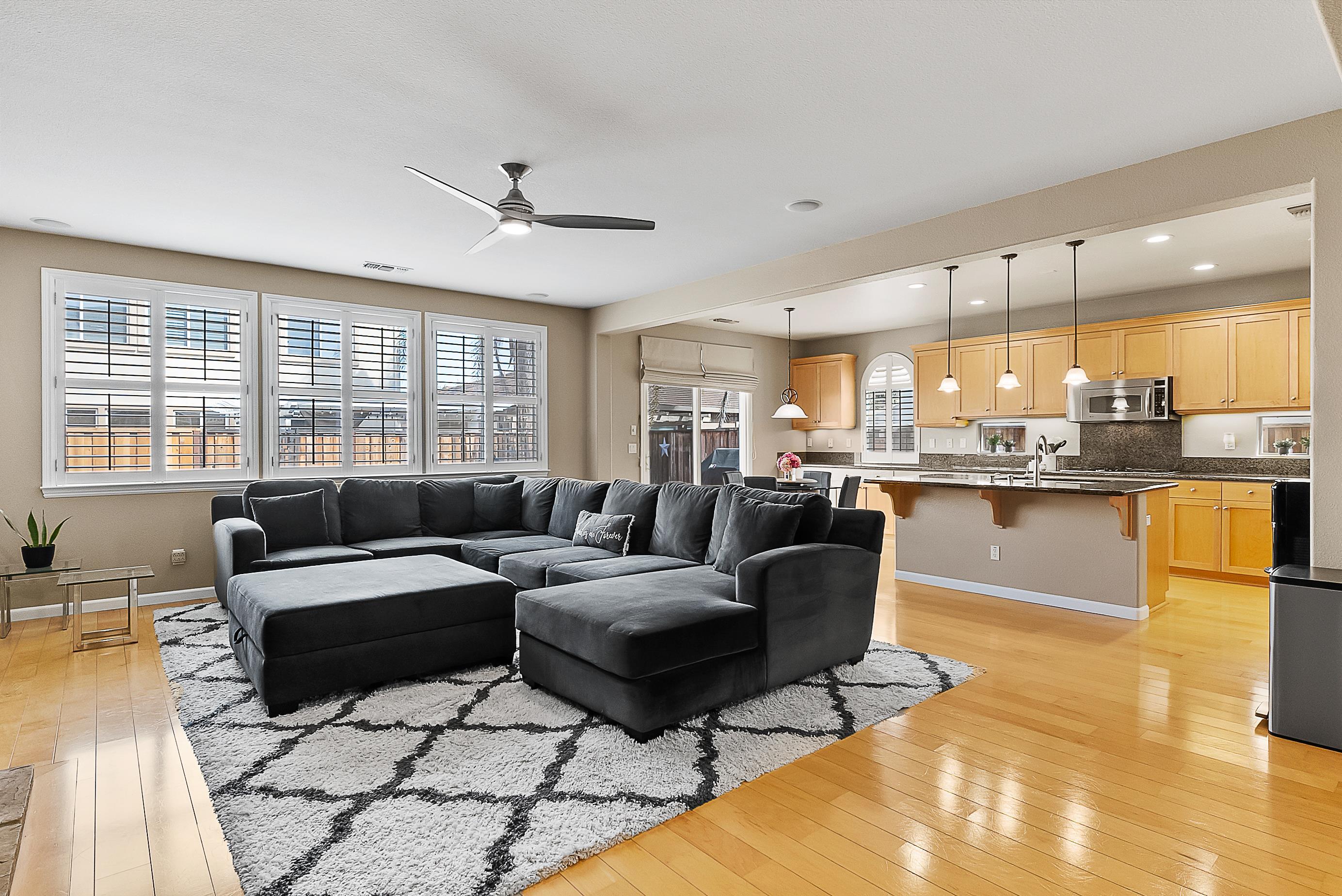 5282 Fern Ridge Circle Discovery Bay, CA 94505 - Photo 10 of 41 a living room with furniture and kitchen view