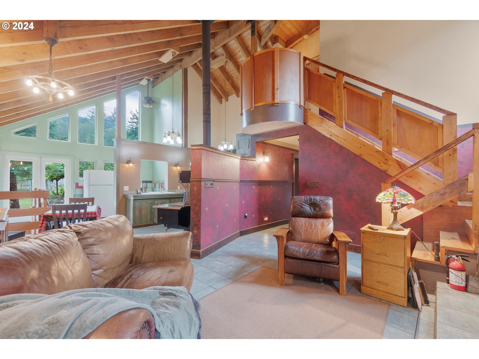 70601 Lentz Road Rainier, OR 97048 - Photo 9 of 34 Living Room