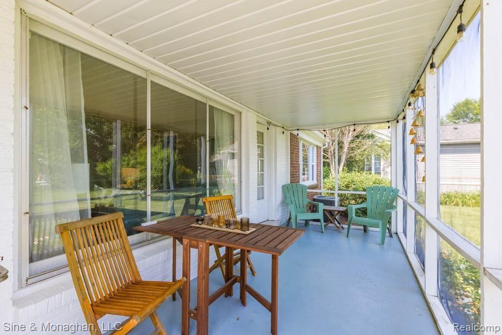 1154 Hampton Road Grosse Pointe Woods, MI 48236 - Photo 18 of 24