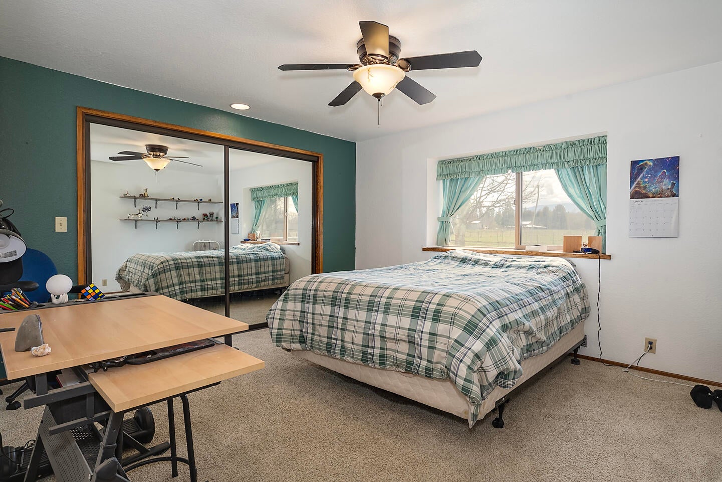 3739 Leonard Road Grants Pass, OR 97527 - Photo 12 of 31 Guest Bedroom 2