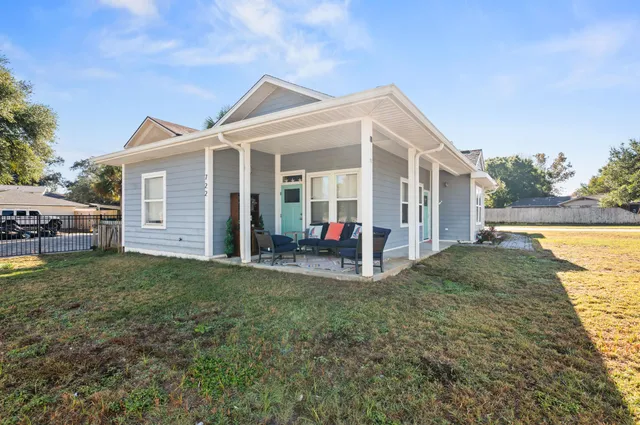 $599,000 | 722 Kelly Street, Destin, FL 32541