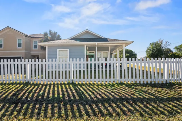 $599,000 | 722 Kelly Street, Destin, FL 32541