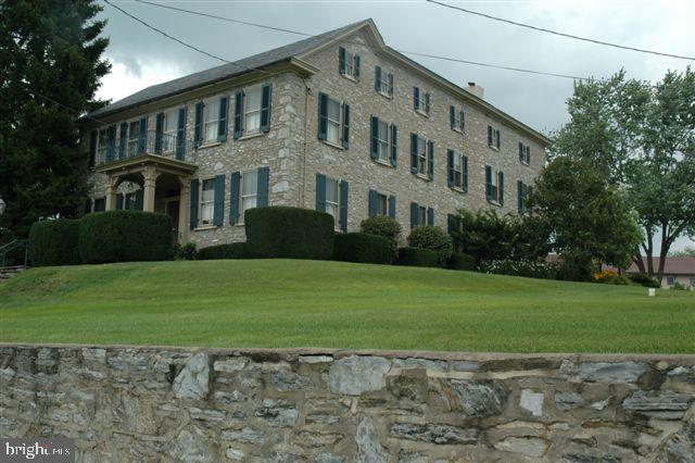 781 South Chiques Road Manheim, PA 17545 - Photo 2 of 21