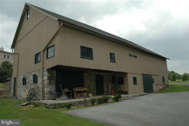781 South Chiques Road Manheim, PA 17545 - Photo 4 of 21