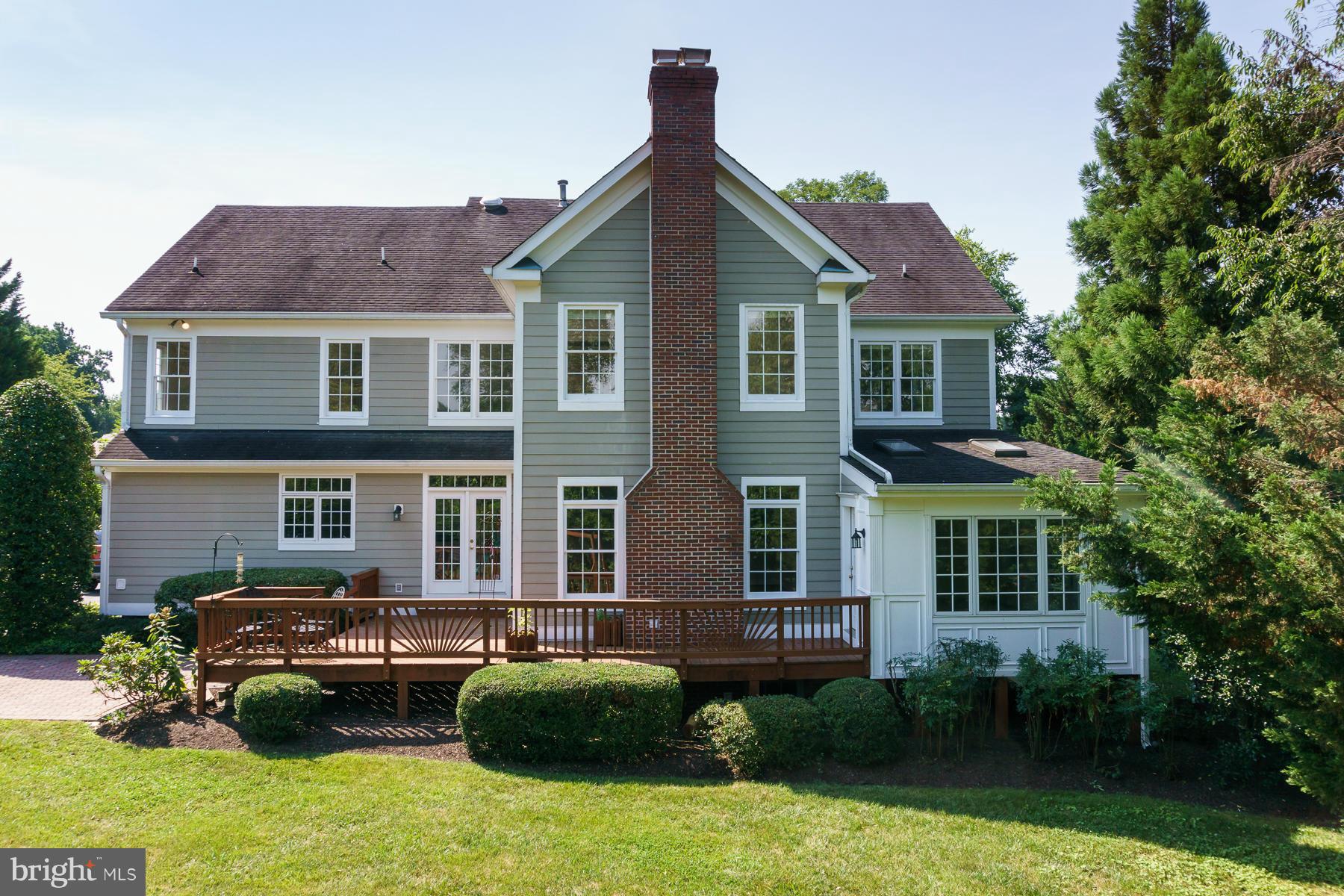 10120 Lawyers Road Vienna, VA 22181 - Photo 5 of 30 Exterior (Rear)