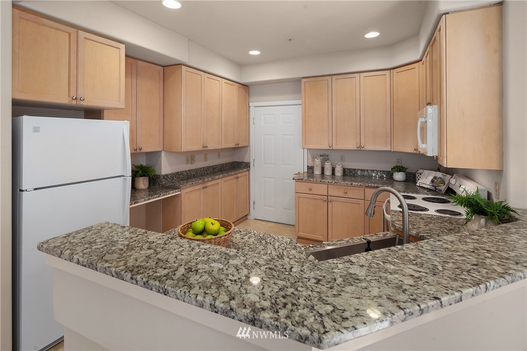 4319 Northeast 5th Court Renton, WA 98059 - Photo 11 of 22