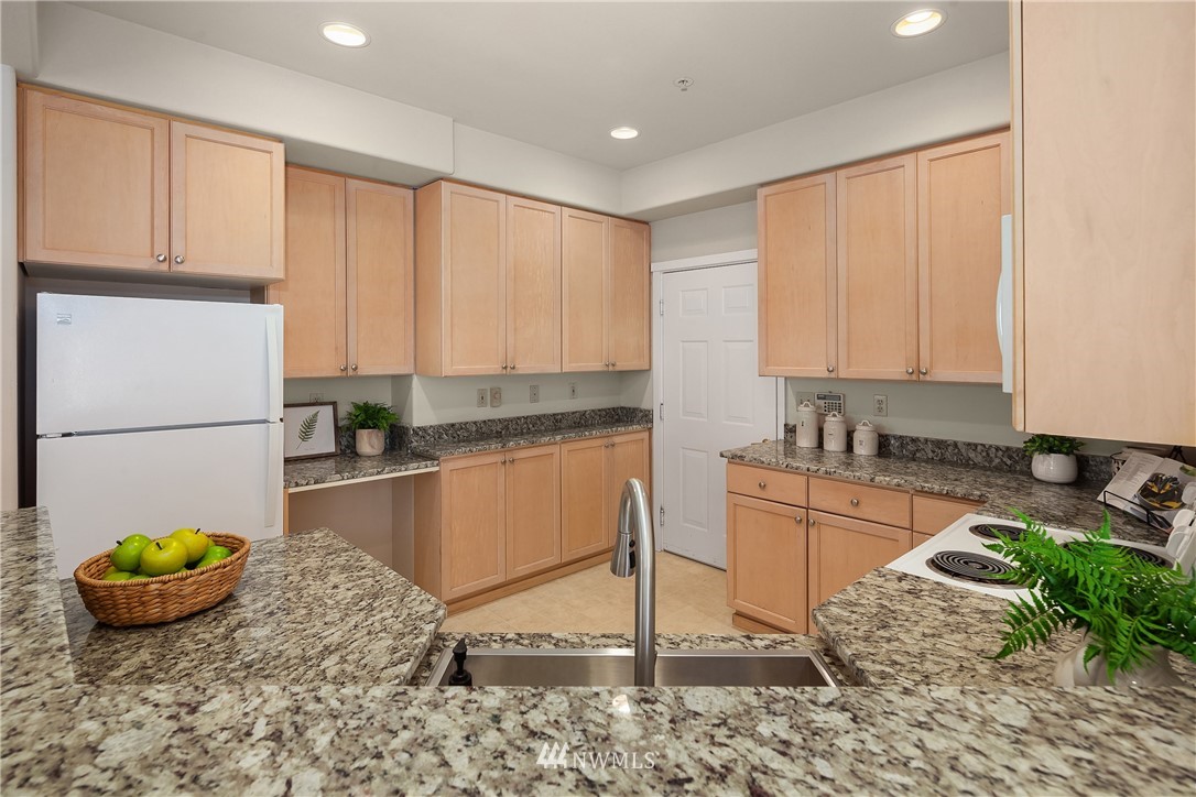 4319 Northeast 5th Court Renton, WA 98059 - Photo 10 of 22
