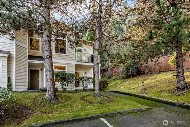 $395,000 | 4006 South 222nd Place, Unit 104, Kent, WA 98032