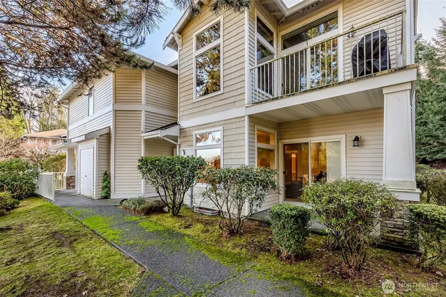 $395,000 | 4006 South 222nd Place, Unit 104, Kent, WA 98032