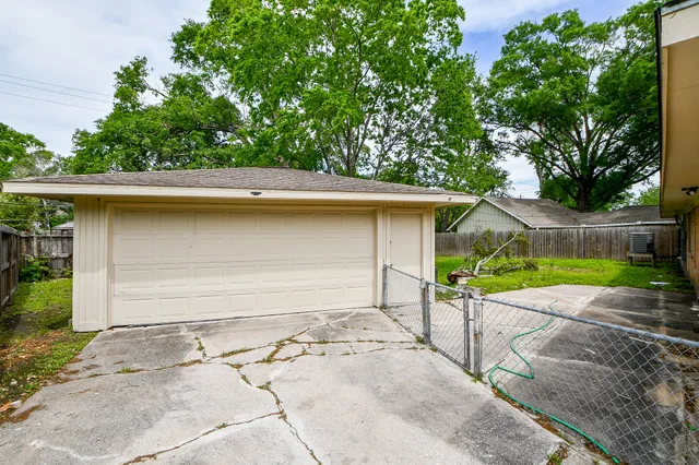 $2,800 | 4310 Woodvalley Drive, Houston, TX 77096